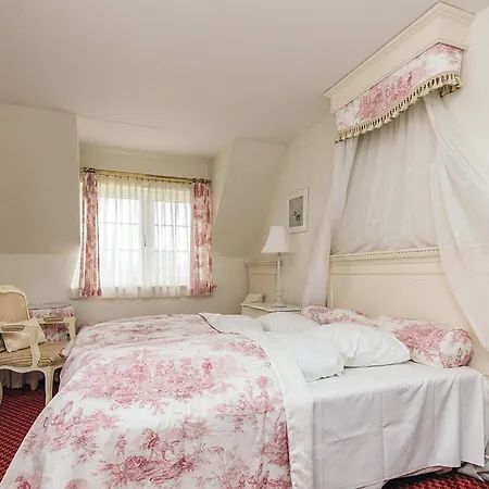 4 Star Spacious In *