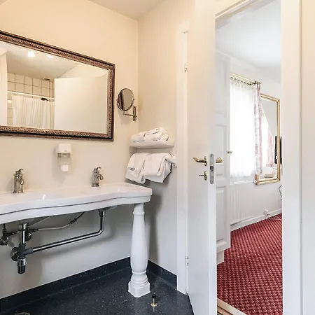 4 Star Spacious In * Fåborg