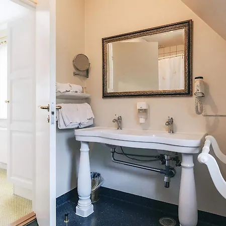 4 Star Spacious In Fåborg